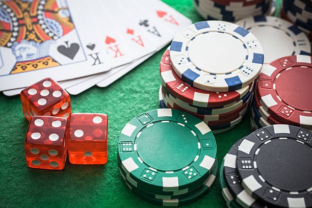 petatoto wap app running on Android and iOS devices showing live blackjack and roulette tables
